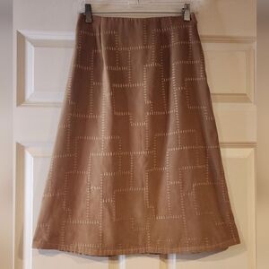Harve Benard petite tan and line skirt. No size, would fit Small